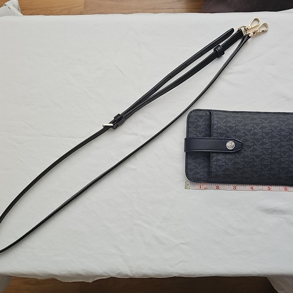 Michael Kors Jet Set Travel Crossbody Phone Wallet